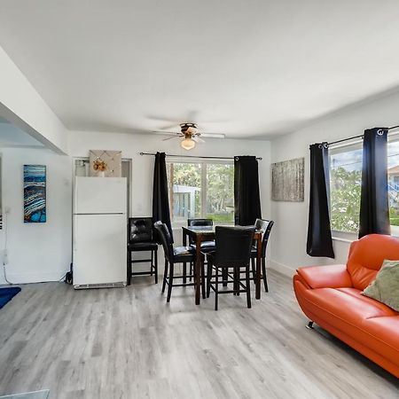 דירות וסט פאלם ביץ' Tropical Getaway/ Stunning 2Br Gem מראה חיצוני תמונה