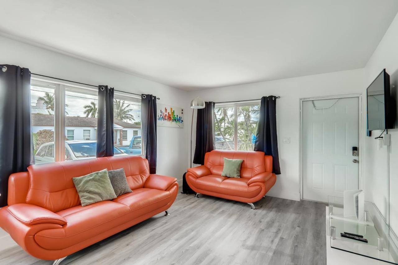 דירות וסט פאלם ביץ' Tropical Getaway/ Stunning 2Br Gem מראה חיצוני תמונה